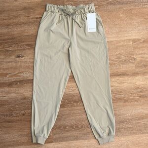 NWT Lululemon Stretch Hi-Rise Jogger Pants size 8 Beige/Tan